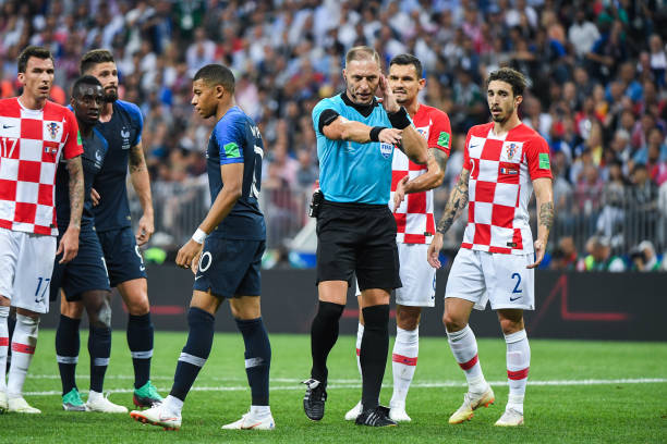 在球场上表 在球场上表